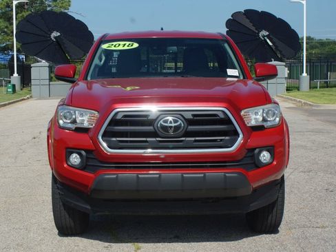 Used 2018 Toyota Tacoma SR5 AWD/4WD image 24