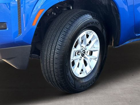 Used 2024 Nissan Frontier SV image 24