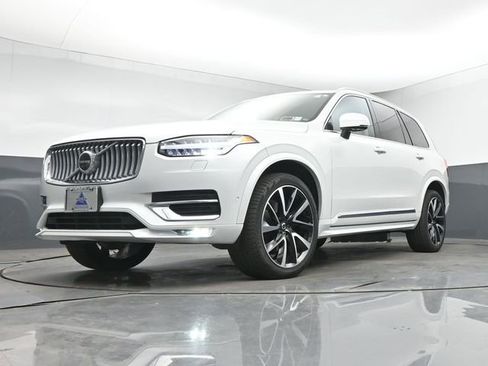 Used 2023 Volvo XC90 B6 Plus w/ Protection Package Premier AWD/4WD image 13