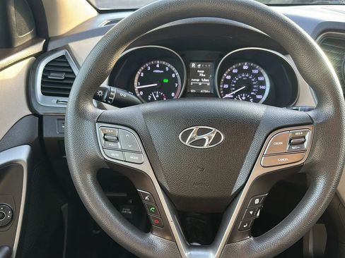 Used 2019 Hyundai Santa Fe XL SE AWD/4WD image 17