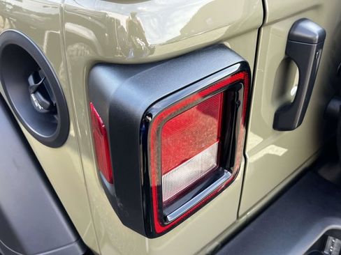 Used 2026 Jeep Wrangler Unlimited Sport AWD/4WD image 8