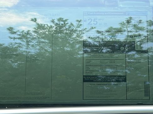 New 2025 INFINITI QX50 Luxe image 12