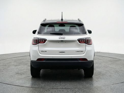 Used 2025 Jeep Compass Limited image 7