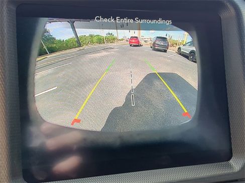 Used 2022 Jeep Wrangler Unlimited Sahara image 25