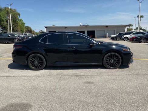 Used 2022 Toyota Camry XSE image 17