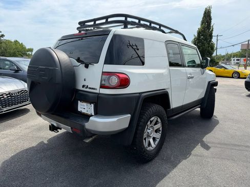 Used 2014 Toyota FJ Cruiser 4WD w/ Convenience Package image 3