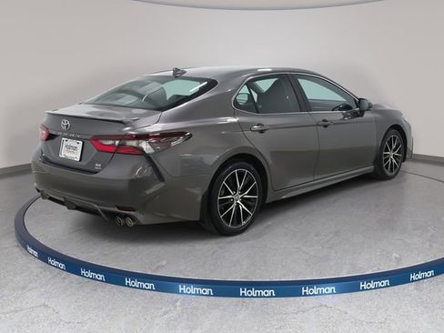 Used 2023 Toyota Camry SE w/ Cold Weather Package image 5