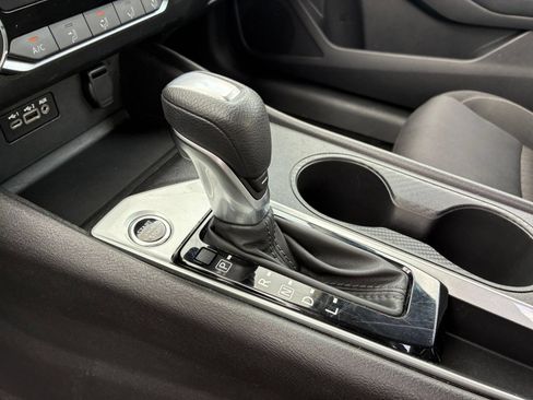 Used 2025 Nissan Altima 2.5 SV FWD image 35