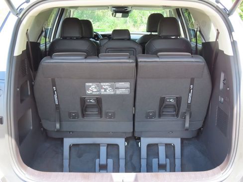 Certified 2026 Kia Carnival EX FWD image 21