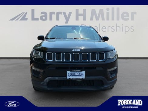 Used 2017 Jeep Compass Sport w/ Tech Group AWD/4WD image 8