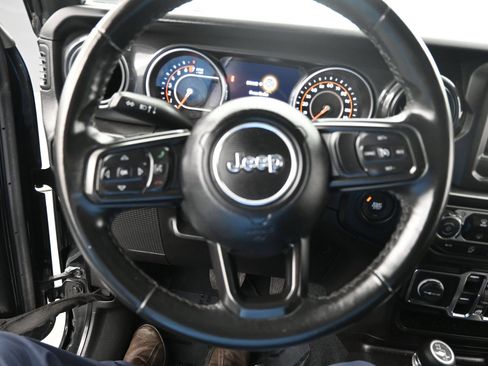 Used 2022 Jeep Wrangler Unlimited Sport AWD/4WD image 11