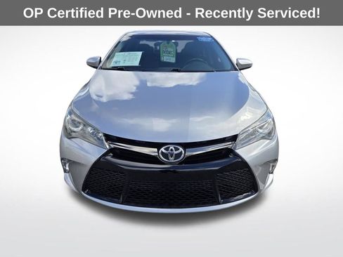 Used 2015 Toyota Camry SE image 2