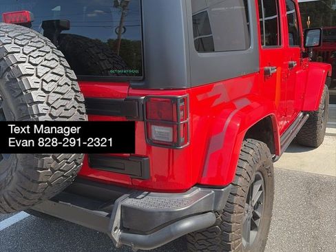 Used 2017 Jeep Wrangler Unlimited Sahara AWD/4WD image 11