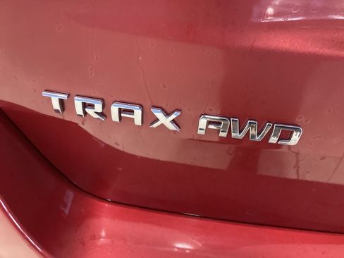 Used 2018 Chevrolet Trax LT w/ LT Convenience Package AWD/4WD image 11