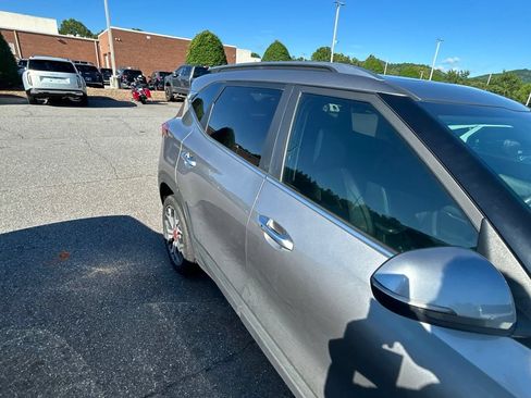 Certified 2023 Kia Seltos SX w/ SX Sunroof Package AWD/4WD image 7