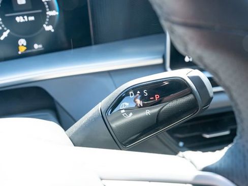 New 2026 Volkswagen Tiguan SE R-Line FWD image 24