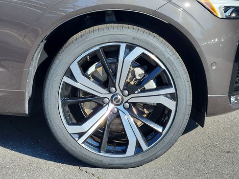 Certified 2023 Volvo XC60 B6 Ultimate w/ Protection Package Premier AWD/4WD image 8