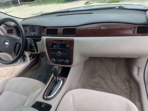 Used 2010 Chevrolet Impala LT w/ Convenience Package FWD image 14