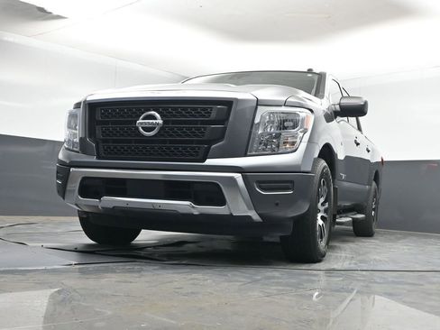 Used 2021 Nissan Titan SV w/ SV Convenience Package image 9