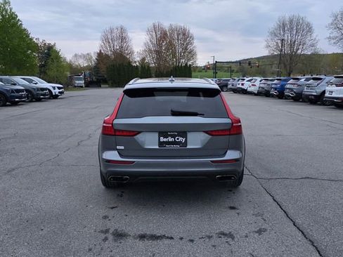 Used 2021 Volvo V60 T5 Cross Country AWD/4WD image 7