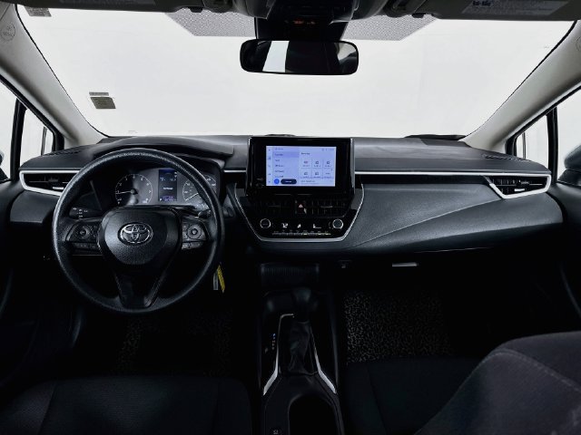 Used 2025 Toyota Corolla LE FWD image 25