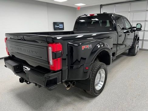 Used 2025 Ford F450 Platinum w/ FX4 Off-Road Package image 9