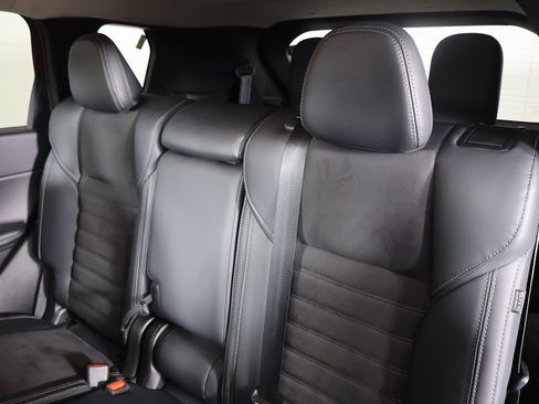 Used 2024 Mitsubishi Outlander SE image 34