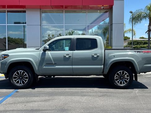 Used 2023 Toyota Tacoma TRD Sport w/ Black Out Package (TMS) AWD/4WD image 9
