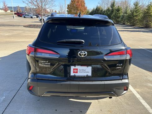 Certified 2023 Toyota Corolla Cross XLE image 5
