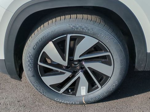 New 2026 Volkswagen Atlas Peak Edition image 19