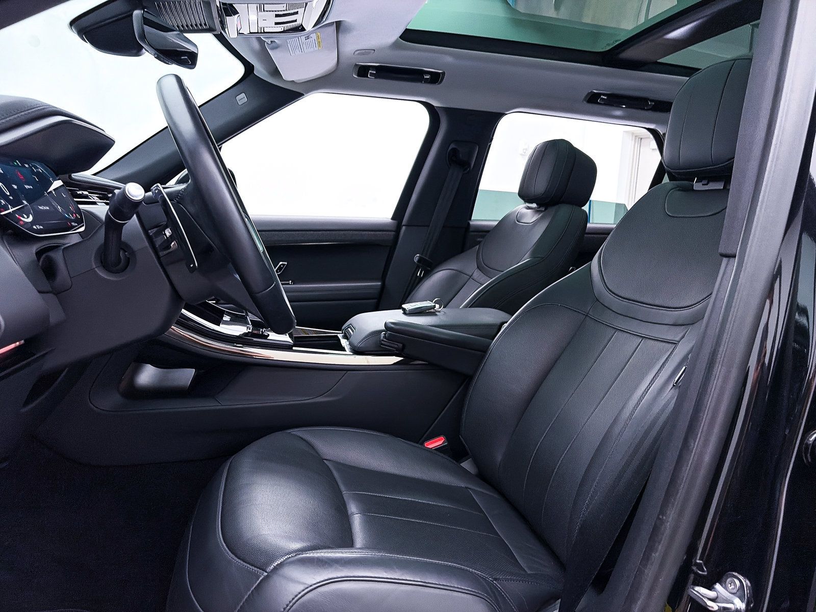 Used 2024 Land Rover Range Rover Sport SE AWD/4WD image 20