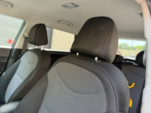 Used 2018 Kia Soul + FWD image 23