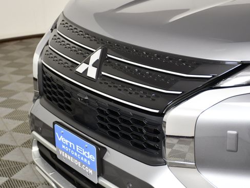 Used 2024 Mitsubishi Outlander SEL AWD/4WD image 11