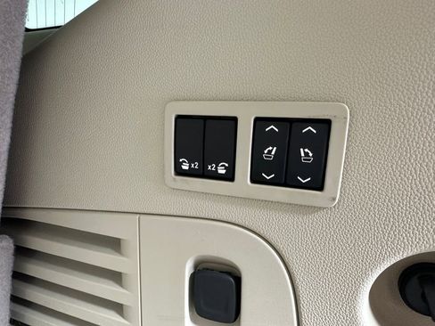 Used 2019 Cadillac Escalade Premium Luxury image 7