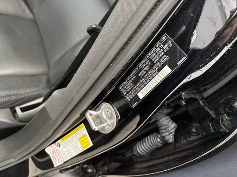 Used 2025 Volvo V60 B5 Cross Country Plus image 11