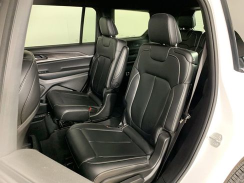 Used 2025 Jeep Grand Cherokee L Limited AWD/4WD image 30
