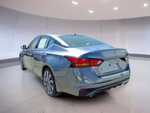 Used 2023 Nissan Altima 2.5 SL image 3