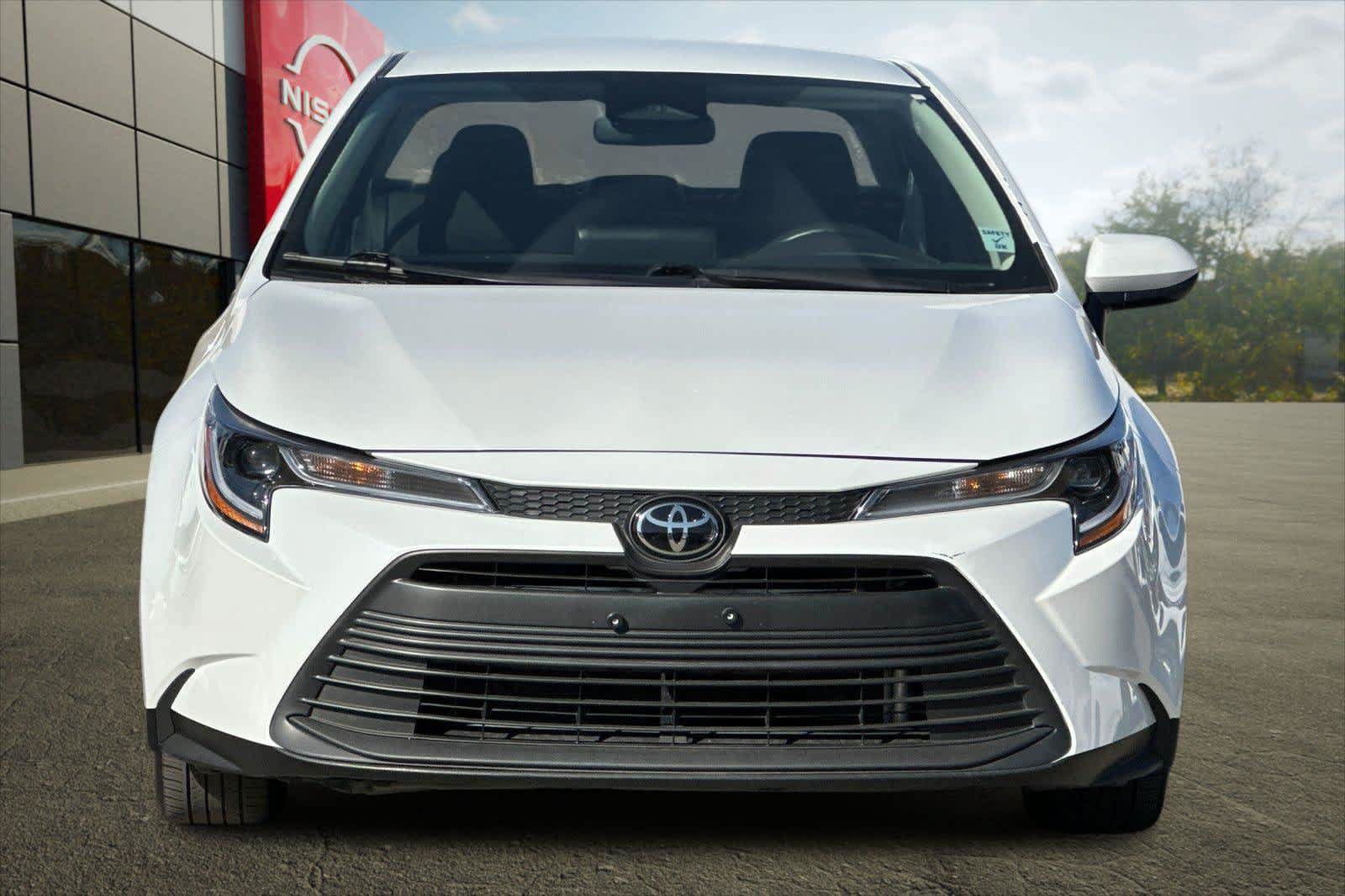 Used 2025 Toyota Corolla LE FWD image 20