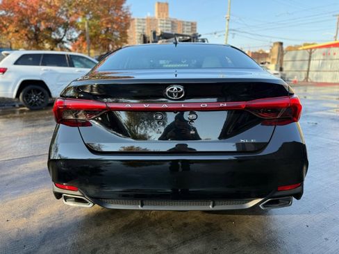 Used 2019 Toyota Avalon XLE image 4