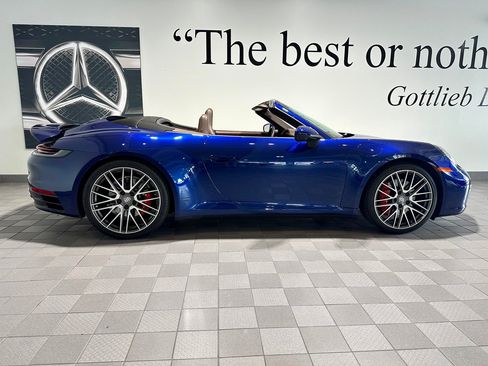 Used 2022 Porsche 911 Carrera S RWD image 3