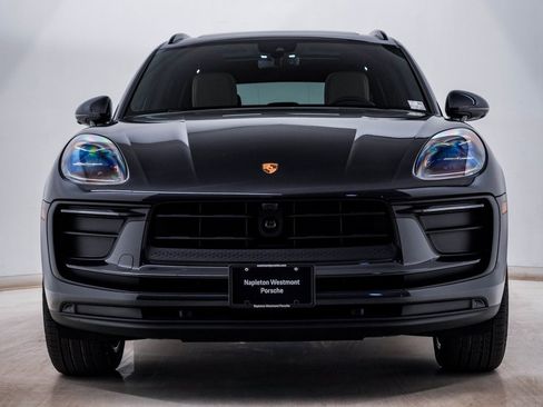 Certified 2025 Porsche Macan image 6