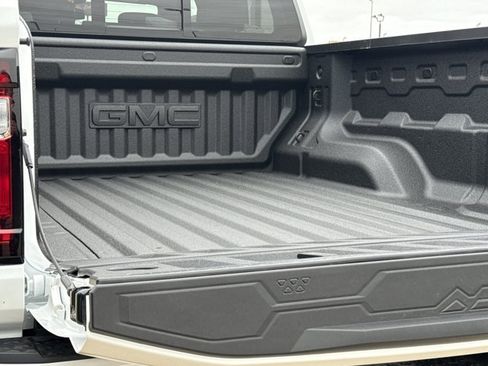 New 2026 GMC Canyon Denali image 9