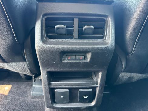 Used 2018 Ford Edge Titanium w/ Equipment Group 302A AWD/4WD image 39