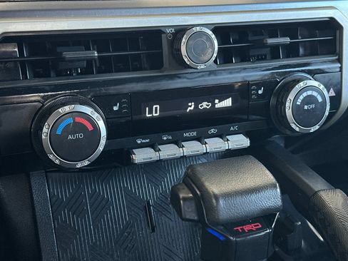 Used 2024 Toyota Tacoma TRD Off-Road AWD/4WD image 17