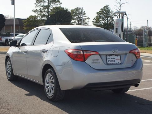 Used 2018 Toyota Corolla LE image 11