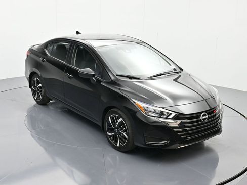 New 2025 Nissan Versa SR w/ Trunk Package FWD image 30