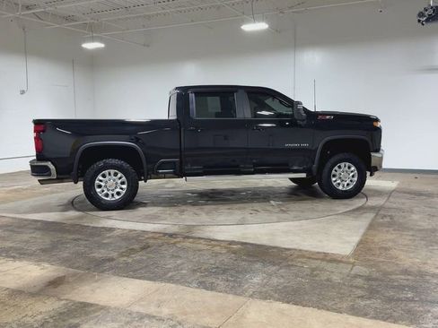Used 2022 Chevrolet Silverado 2500 LT w/ Convenience Package image 9