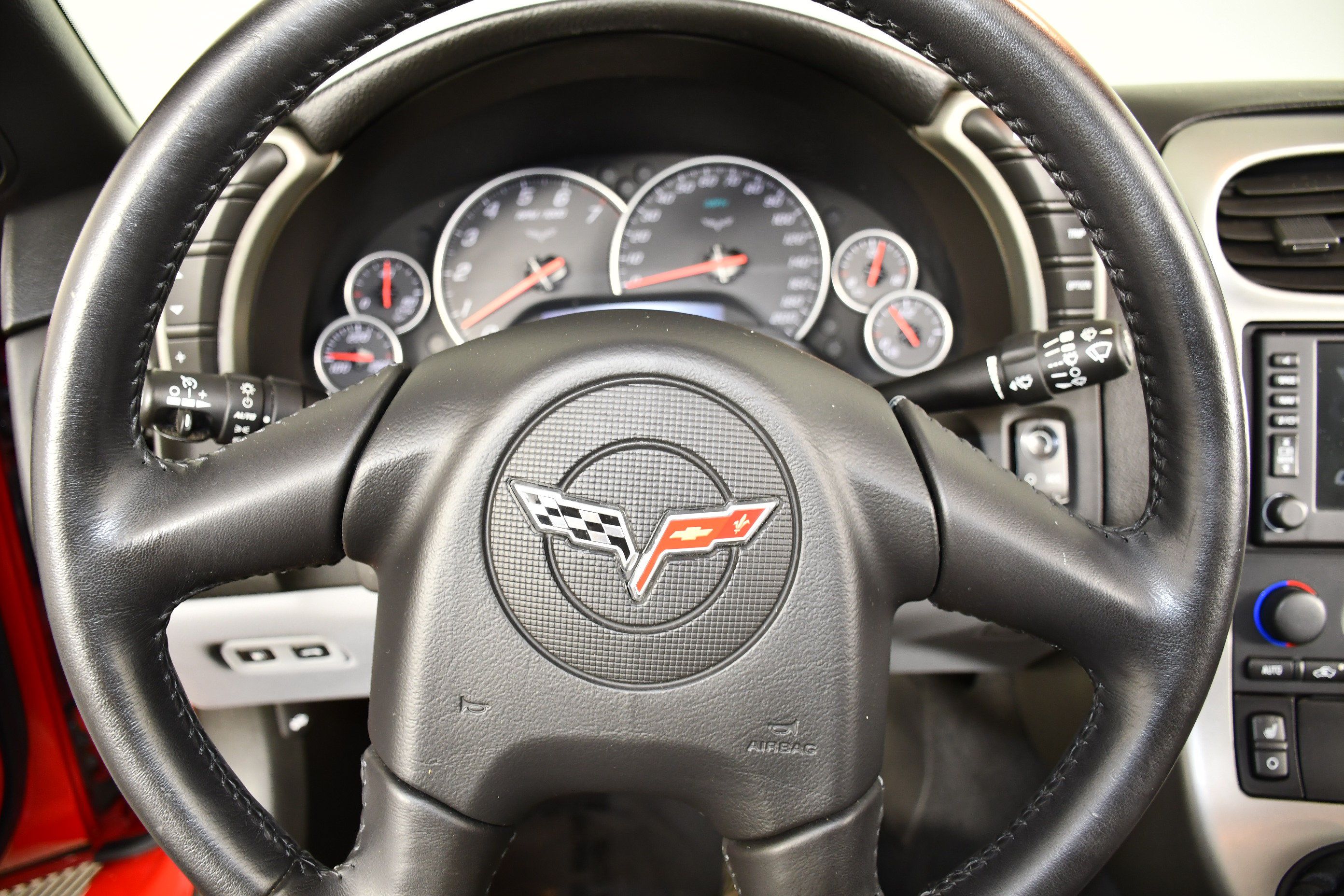 Used 2005 Chevrolet Corvette Coupe w/ Preferred Equipment Group RWD image 23