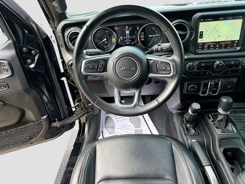 Used 2022 Jeep Wrangler Unlimited Sahara AWD/4WD image 25