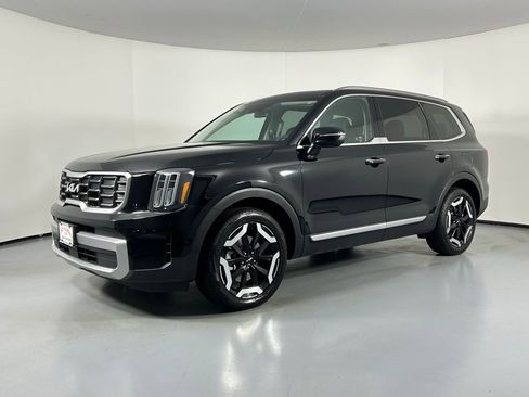 Used 2023 Kia Telluride S w/ S Sunroof Package image 3